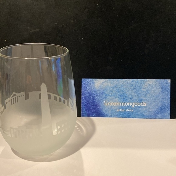 Uncommon Goods etched skyline wine glass - Washington DC - Picture 3 of 11